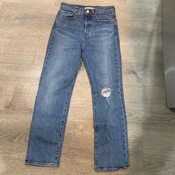 ❤️SOLD❤️LEVI’S JEANS - Picture 4 of 7